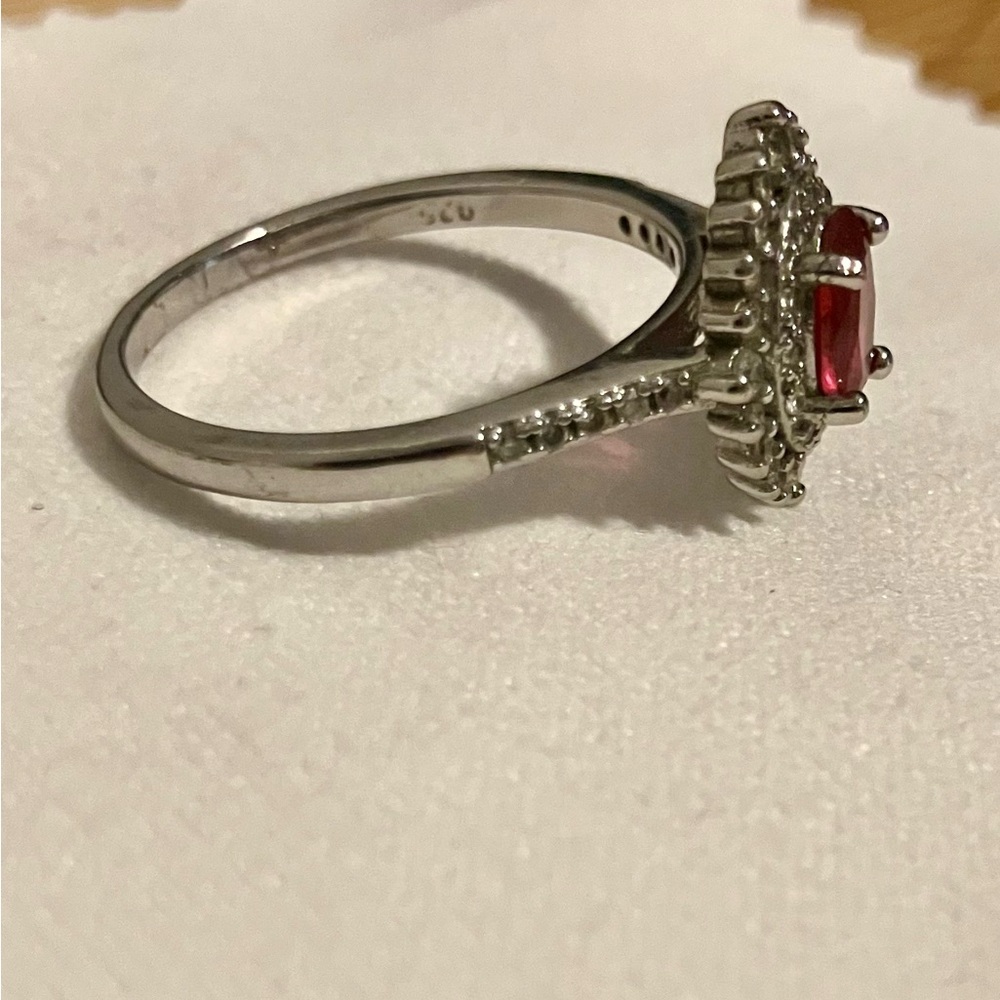925 Sterling Silver and Red Gemstone Ring
Size 9 - Picture 3 of 6